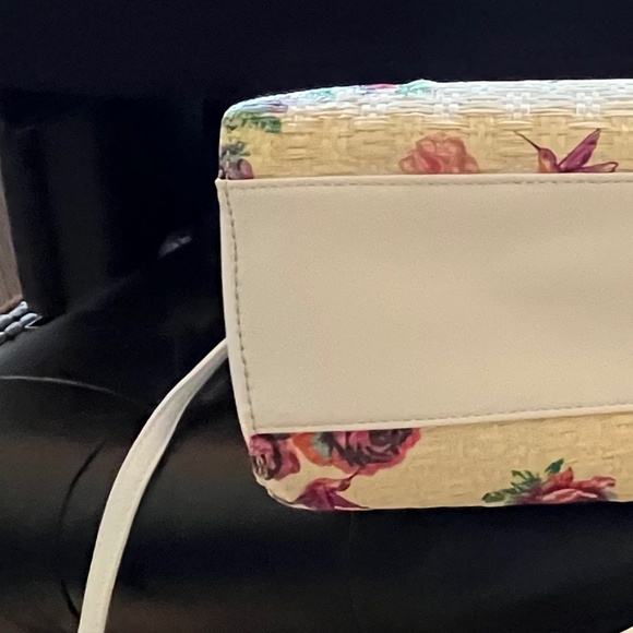 *NWT Betsey Johnson Welcome To The Big Bow Large Satchel Bag Coquette Floral - Picture 12 of 16